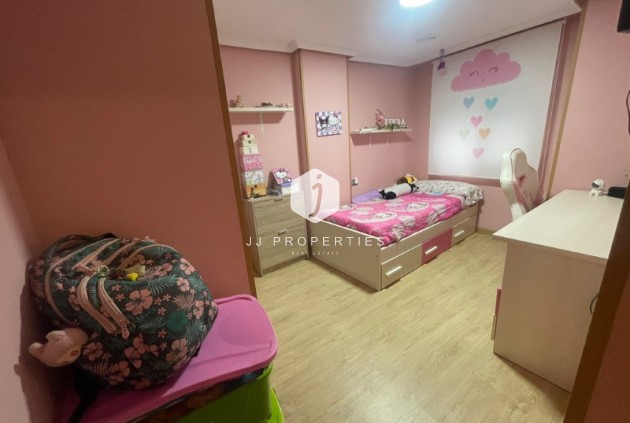 Z drugiej ręki - Mieszkanie w bloku -
Torrevieja - Costa Blanca