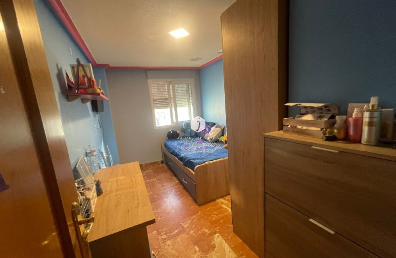 Z drugiej ręki - Mieszkanie w bloku -
Torrevieja - Costa Blanca