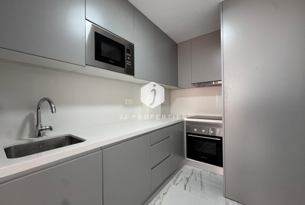 Z drugiej ręki - Mieszkanie w bloku -
Torrevieja - Centro