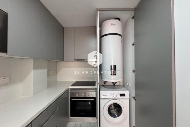 Z drugiej ręki - Mieszkanie w bloku -
Torrevieja - Centro