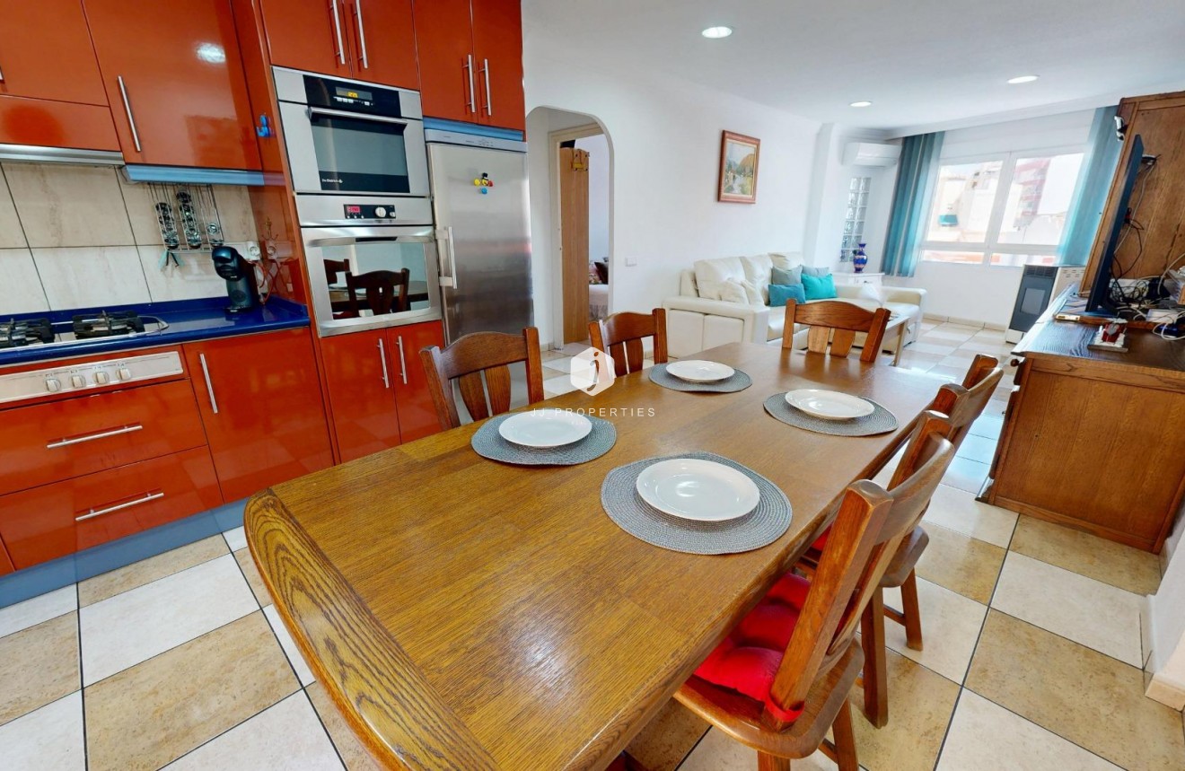 Z drugiej ręki - Mieszkanie w bloku -
Torrevieja - Puerto Deportivo Marina Salinas