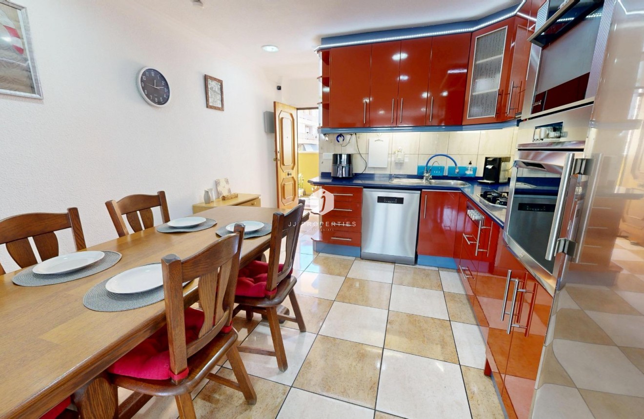 Z drugiej ręki - Mieszkanie w bloku -
Torrevieja - Puerto Deportivo Marina Salinas