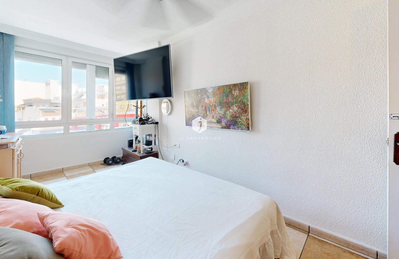 Z drugiej ręki - Mieszkanie w bloku -
Torrevieja - Puerto Deportivo Marina Salinas