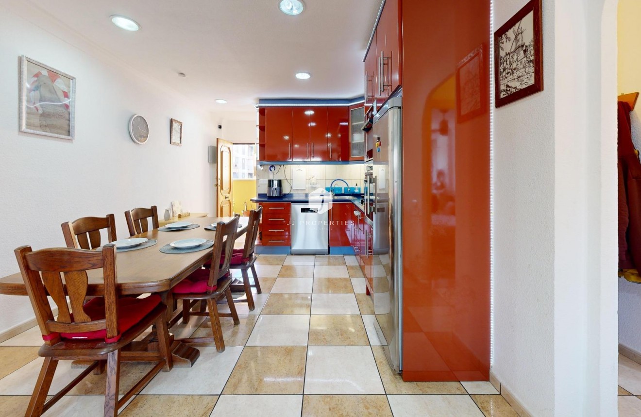 Z drugiej ręki - Mieszkanie w bloku -
Torrevieja - Puerto Deportivo Marina Salinas