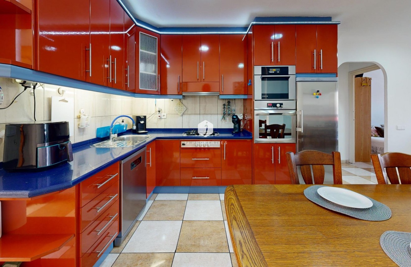 Z drugiej ręki - Mieszkanie w bloku -
Torrevieja - Puerto Deportivo Marina Salinas