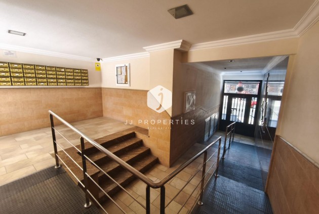 Z drugiej ręki - Mieszkanie w bloku -
Torrevieja - Puerto Deportivo Marina Salinas