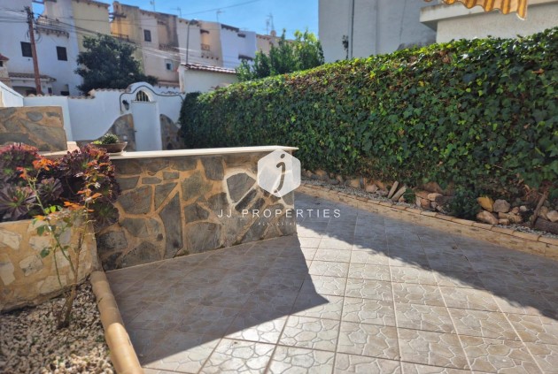 Z drugiej ręki - Szalet -
Torrevieja - Los Balcones