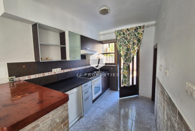 Z drugiej ręki - Szalet -
Torrevieja - Los Balcones