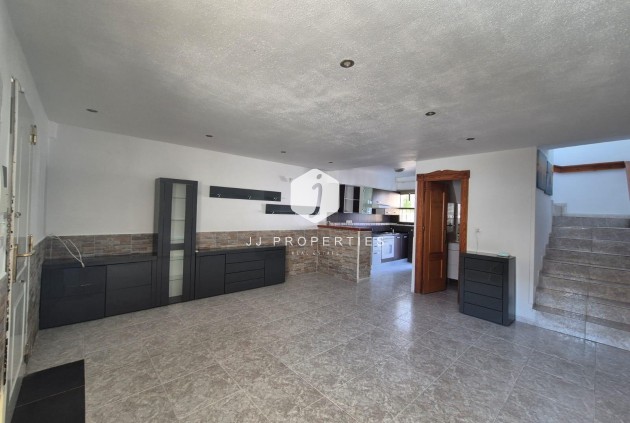 Z drugiej ręki - Szalet -
Torrevieja - Los Balcones