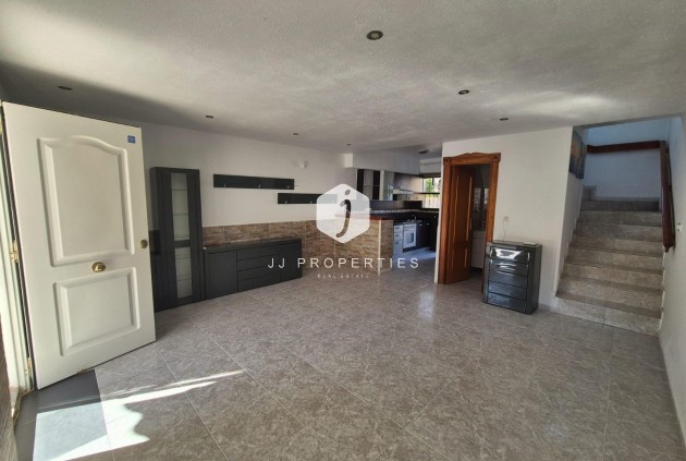 Z drugiej ręki - Szalet -
Torrevieja - Los Balcones