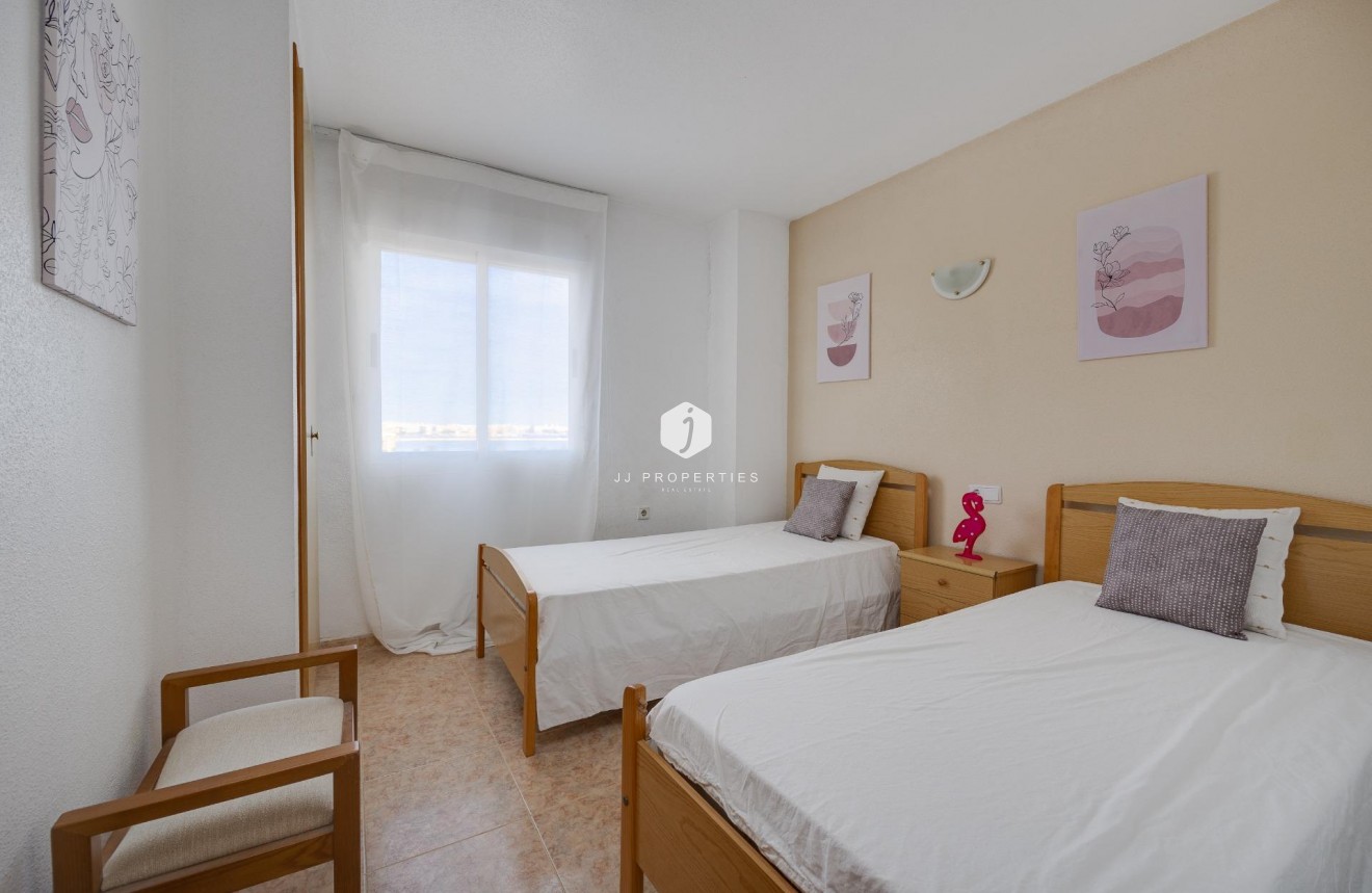 Z drugiej ręki - Mieszkanie w bloku -
Torrevieja - La veleta