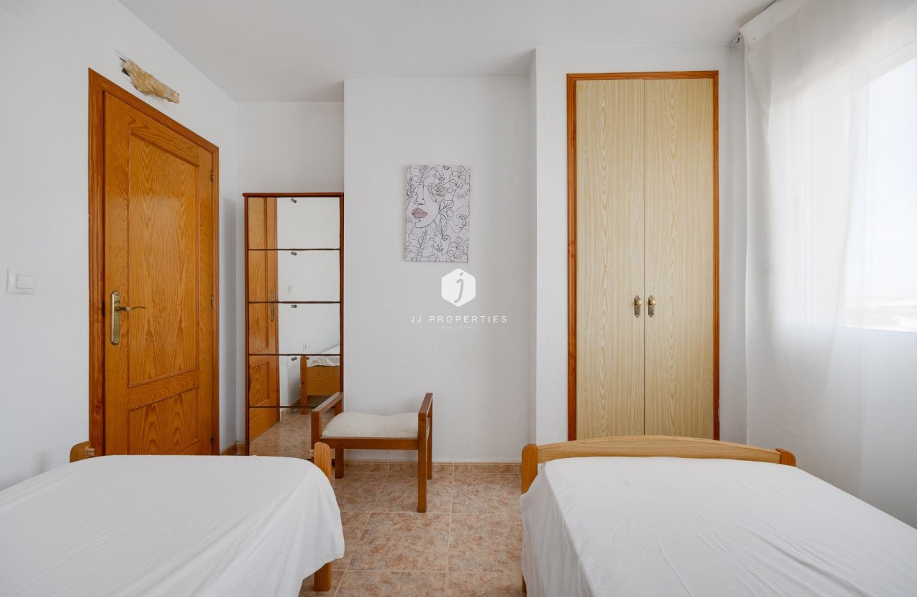 Z drugiej ręki - Mieszkanie w bloku -
Torrevieja - La veleta