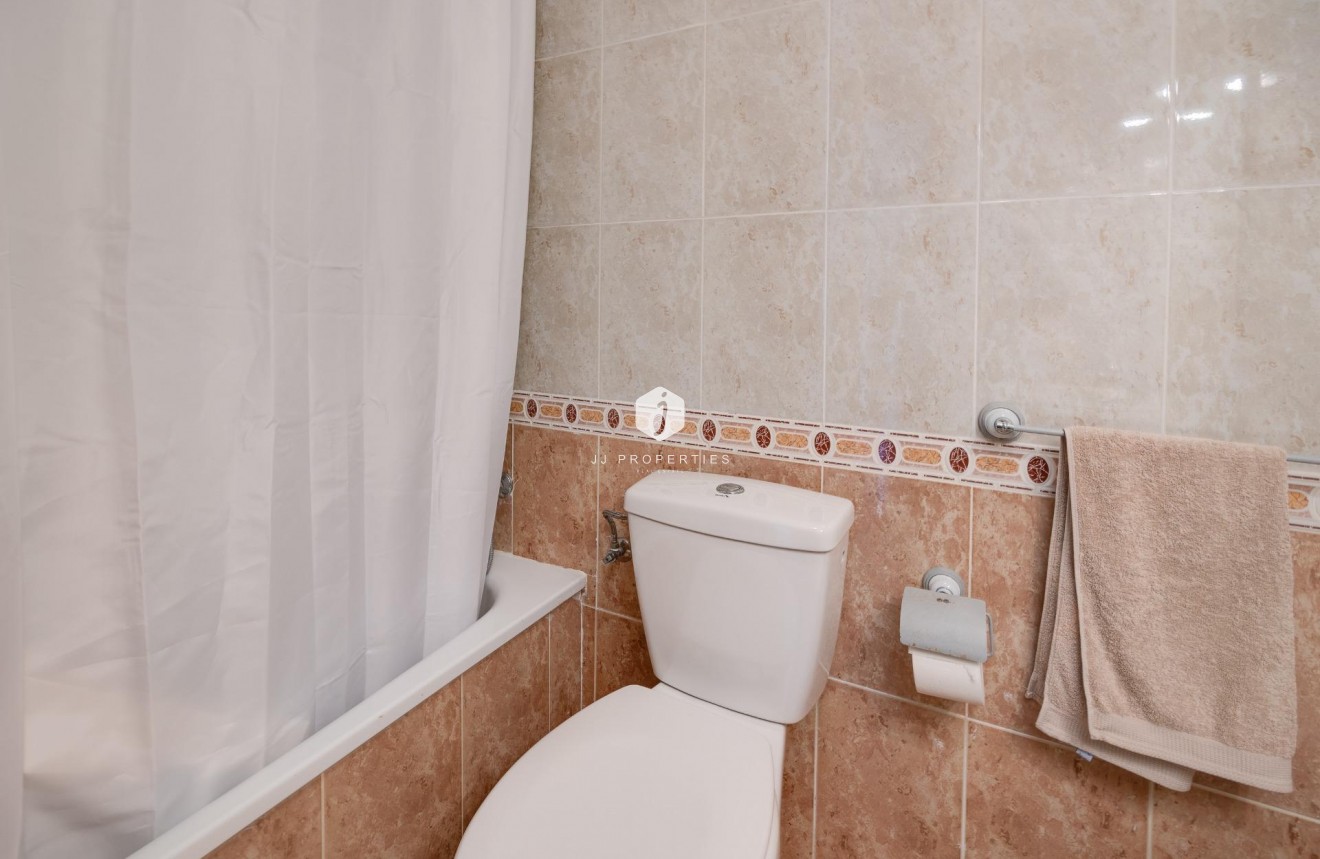 Z drugiej ręki - Mieszkanie w bloku -
Torrevieja - La veleta