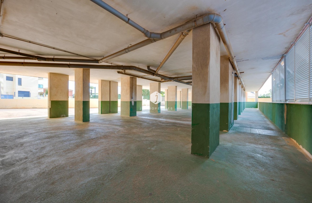 Z drugiej ręki - Mieszkanie w bloku -
Torrevieja - La veleta