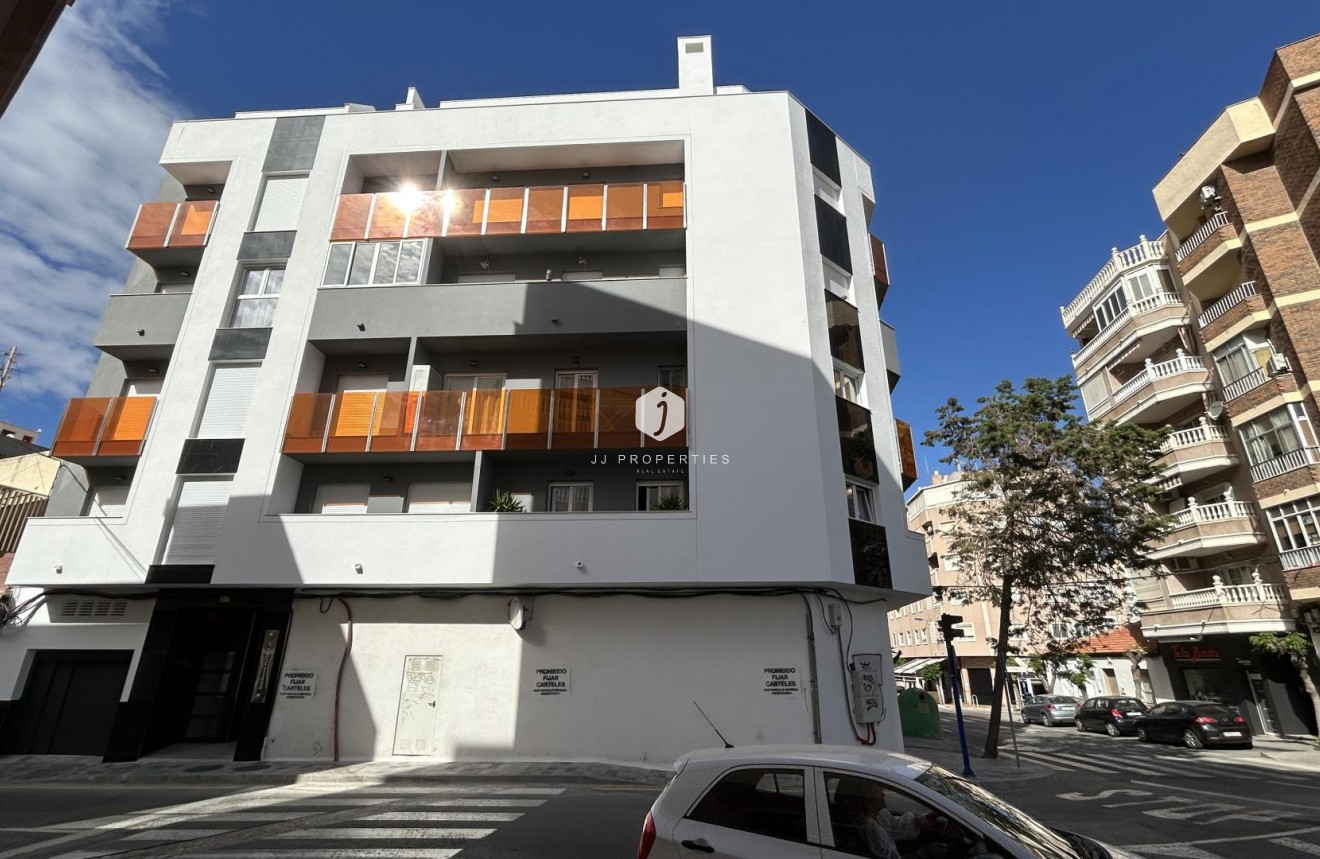 Z drugiej ręki - Mieszkanie w bloku -
Torrevieja - Costa Blanca