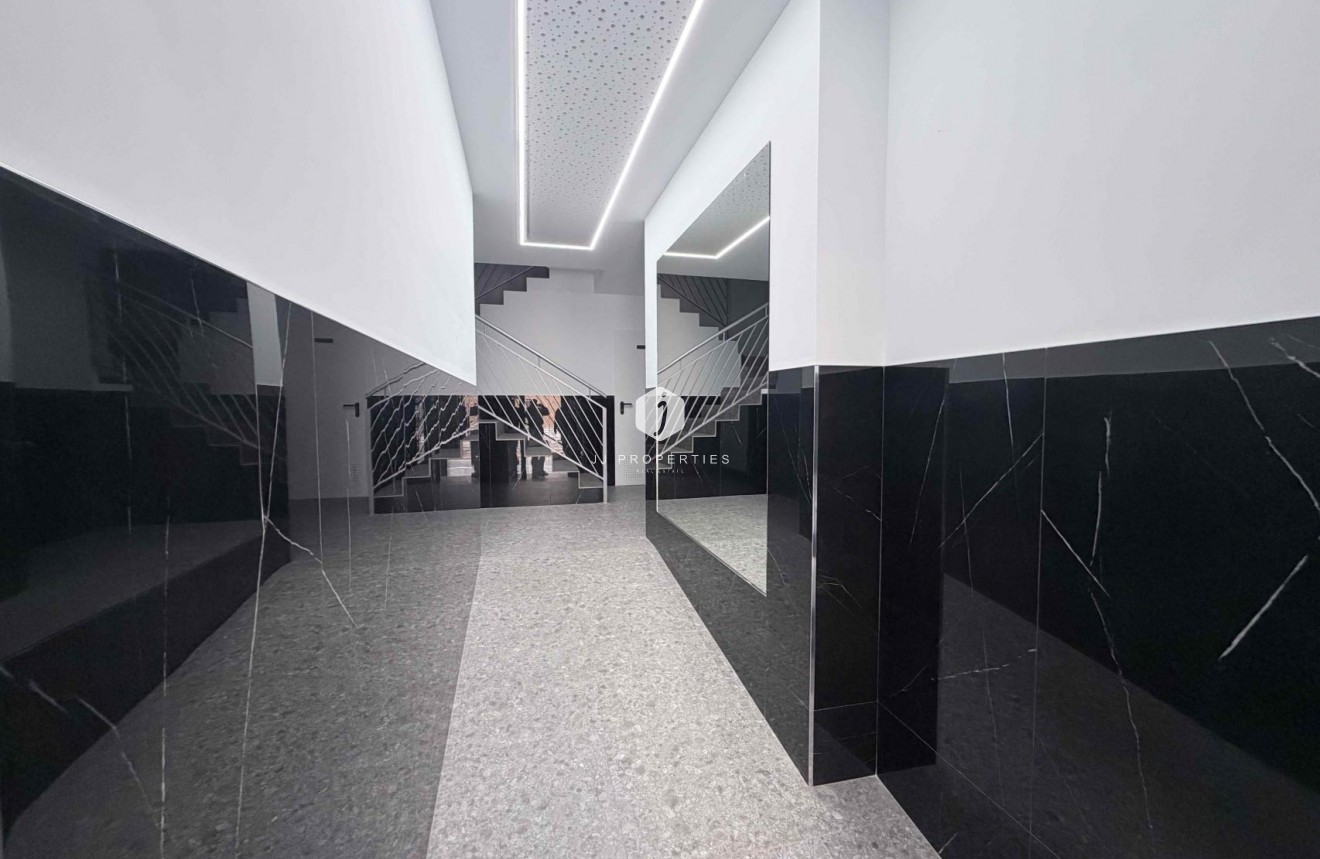 Z drugiej ręki - Mieszkanie w bloku -
Torrevieja - Costa Blanca