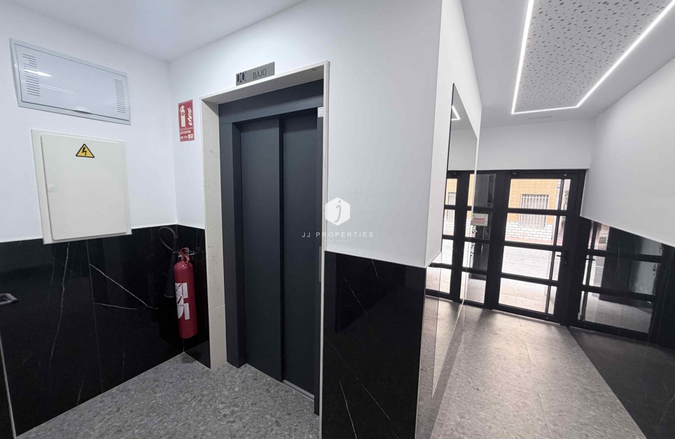 Z drugiej ręki - Mieszkanie w bloku -
Torrevieja - Costa Blanca