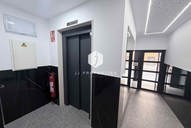 Z drugiej ręki - Mieszkanie w bloku -
Torrevieja - Costa Blanca