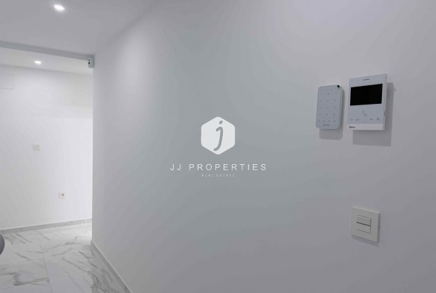 Z drugiej ręki - Mieszkanie w bloku -
Torrevieja - Costa Blanca