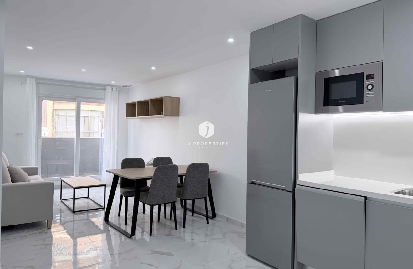 Z drugiej ręki - Mieszkanie w bloku -
Torrevieja - Costa Blanca