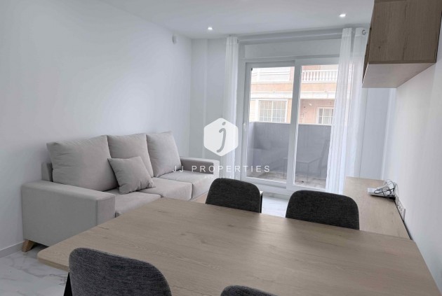 Z drugiej ręki - Mieszkanie w bloku -
Torrevieja - Costa Blanca