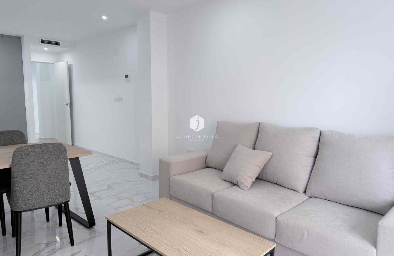 Z drugiej ręki - Mieszkanie w bloku -
Torrevieja - Costa Blanca