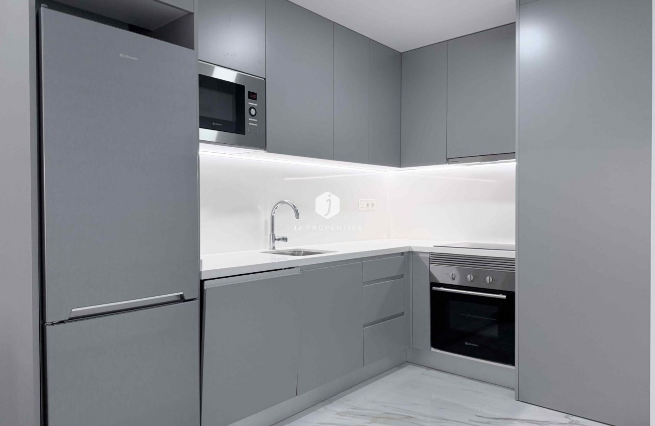 Z drugiej ręki - Mieszkanie w bloku -
Torrevieja - Costa Blanca