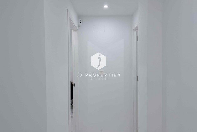 Z drugiej ręki - Mieszkanie w bloku -
Torrevieja - Costa Blanca