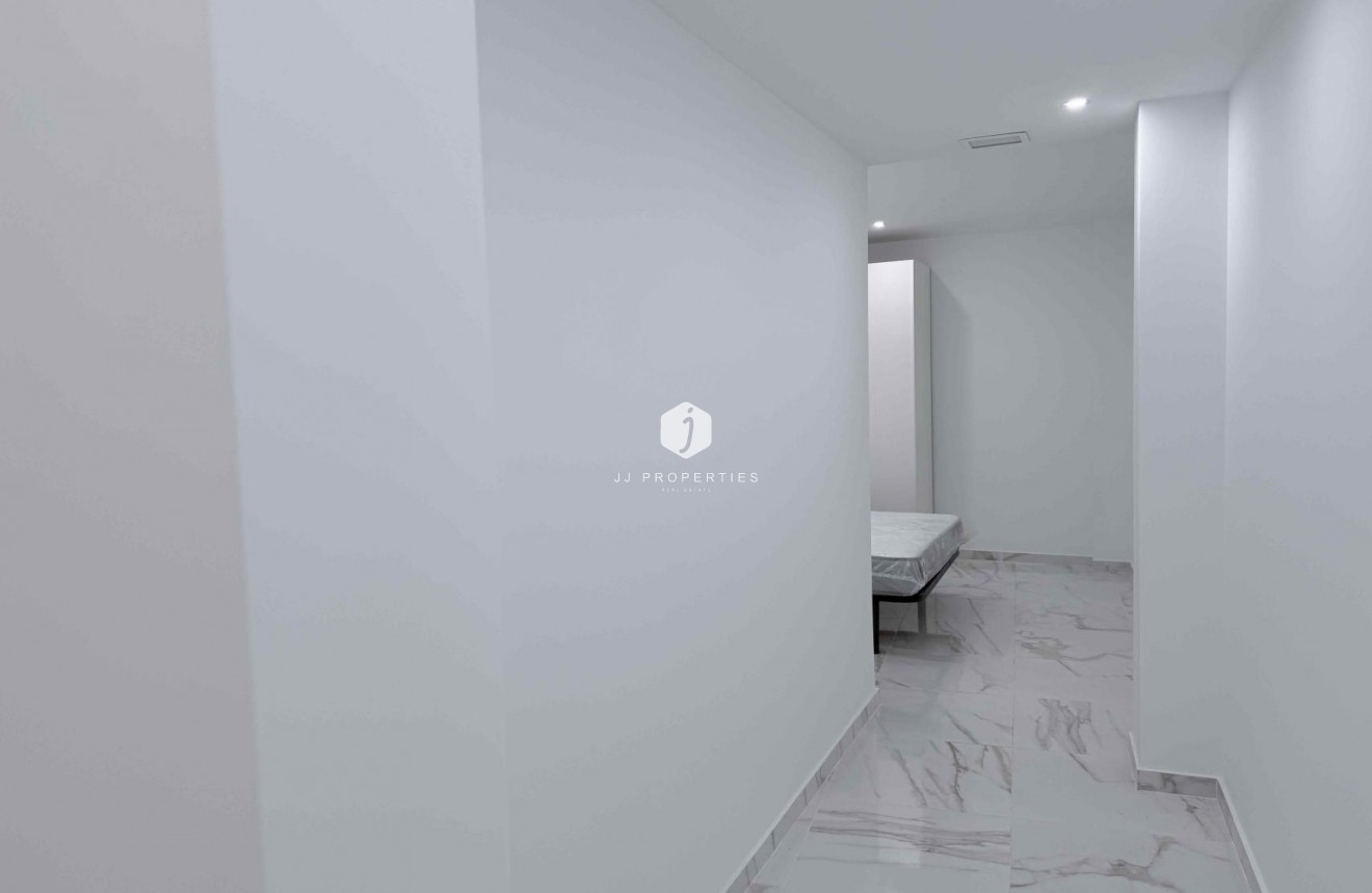 Z drugiej ręki - Mieszkanie w bloku -
Torrevieja - Costa Blanca