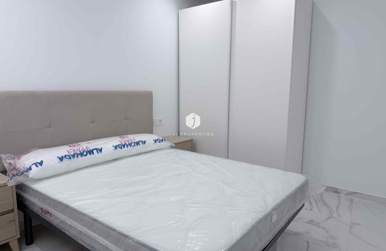 Z drugiej ręki - Mieszkanie w bloku -
Torrevieja - Costa Blanca