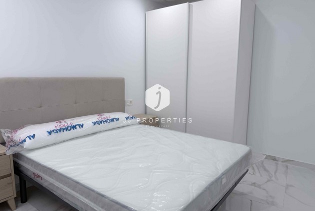 Z drugiej ręki - Mieszkanie w bloku -
Torrevieja - Costa Blanca