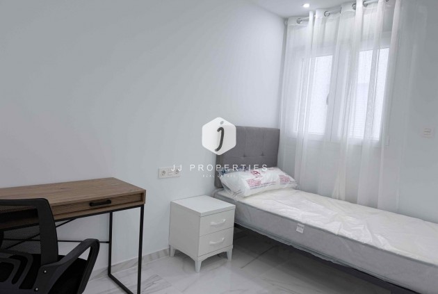 Z drugiej ręki - Mieszkanie w bloku -
Torrevieja - Costa Blanca