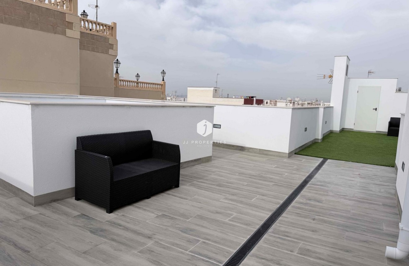 Z drugiej ręki - Mieszkanie w bloku -
Torrevieja - Costa Blanca