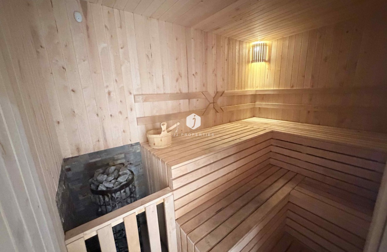 Z drugiej ręki - Mieszkanie w bloku -
Torrevieja - Costa Blanca