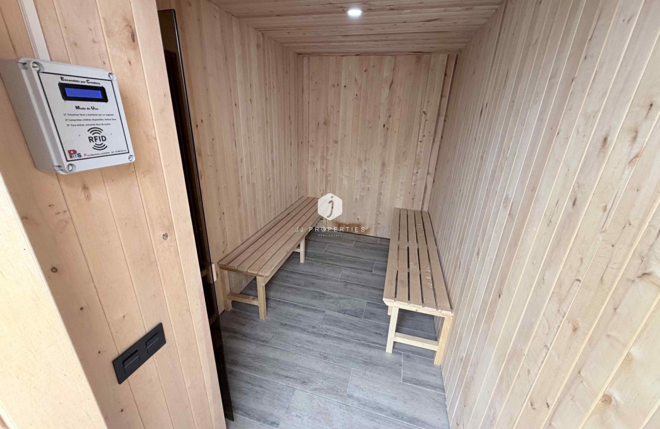 Z drugiej ręki - Mieszkanie w bloku -
Torrevieja - Costa Blanca