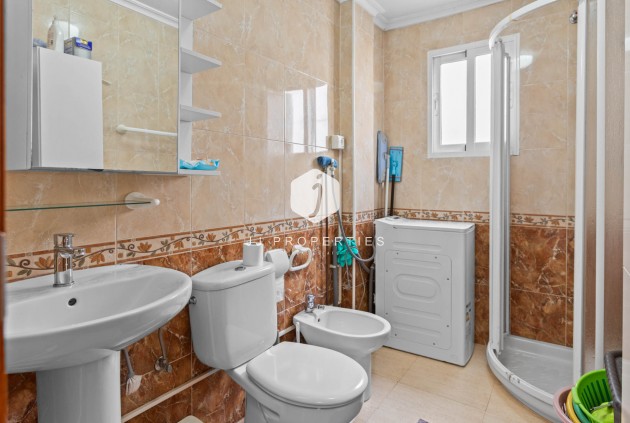 Z drugiej ręki - Mieszkanie w bloku -
Torrevieja - Costa Blanca