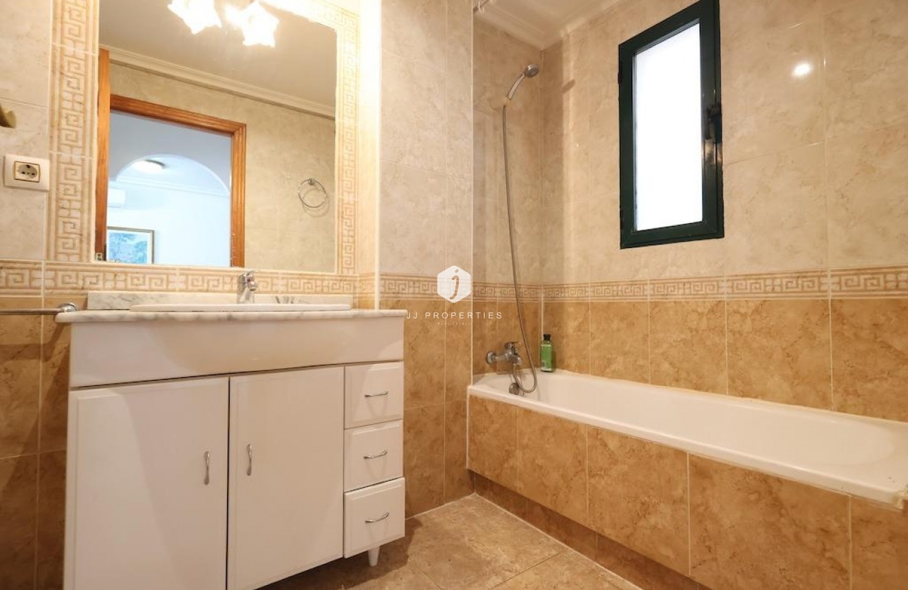 Z drugiej ręki - Mieszkanie w bloku -
Orihuela Costa - Costa Blanca