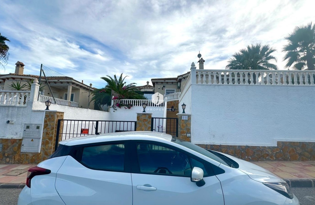 Z drugiej ręki - Villa -
Bigastro - Comunidad Valenciana