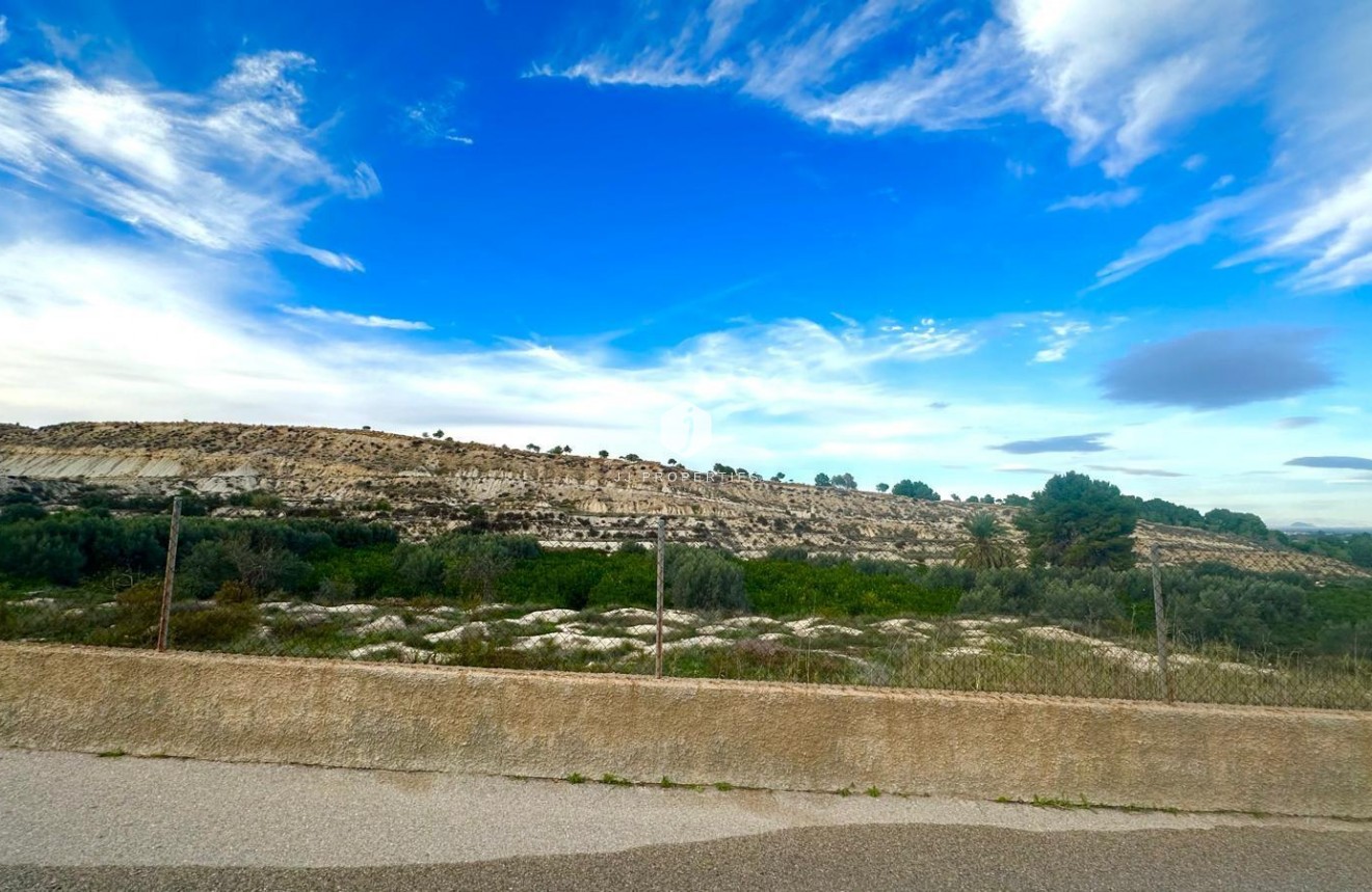 Z drugiej ręki - Villa -
Bigastro - Comunidad Valenciana