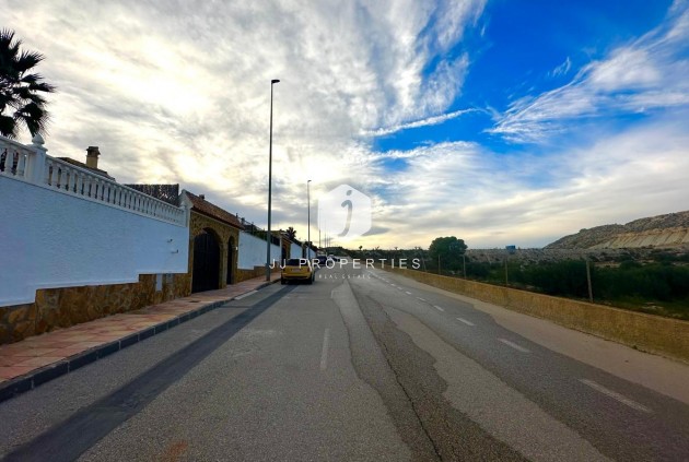 Z drugiej ręki - Villa -
Bigastro - Comunidad Valenciana