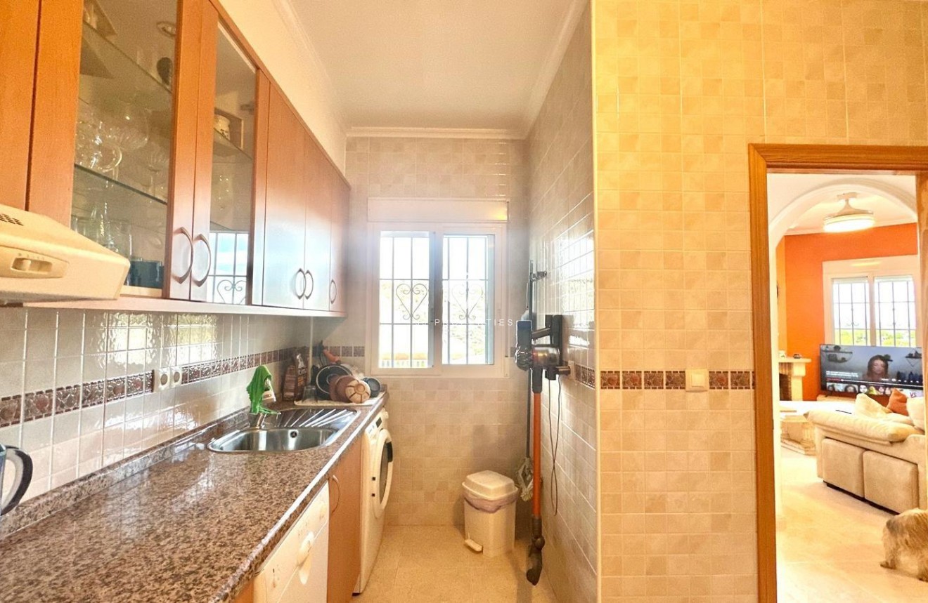 Z drugiej ręki - Villa -
Bigastro - Comunidad Valenciana