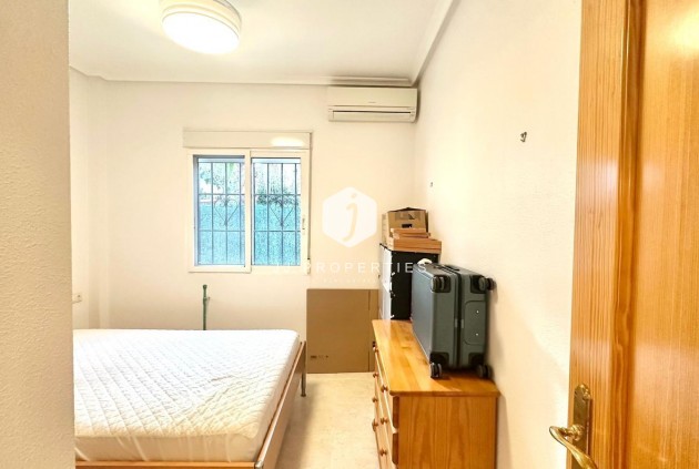 Z drugiej ręki - Villa -
Bigastro - Comunidad Valenciana