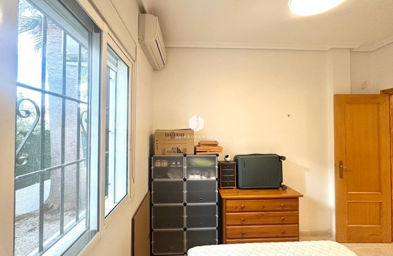 Z drugiej ręki - Villa -
Bigastro - Comunidad Valenciana