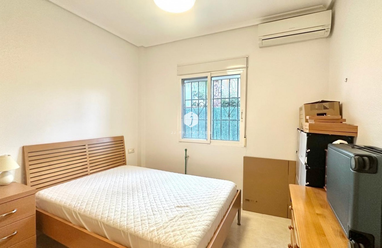 Z drugiej ręki - Villa -
Bigastro - Comunidad Valenciana