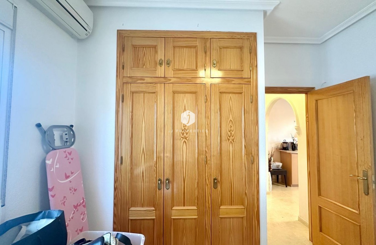 Z drugiej ręki - Villa -
Bigastro - Comunidad Valenciana