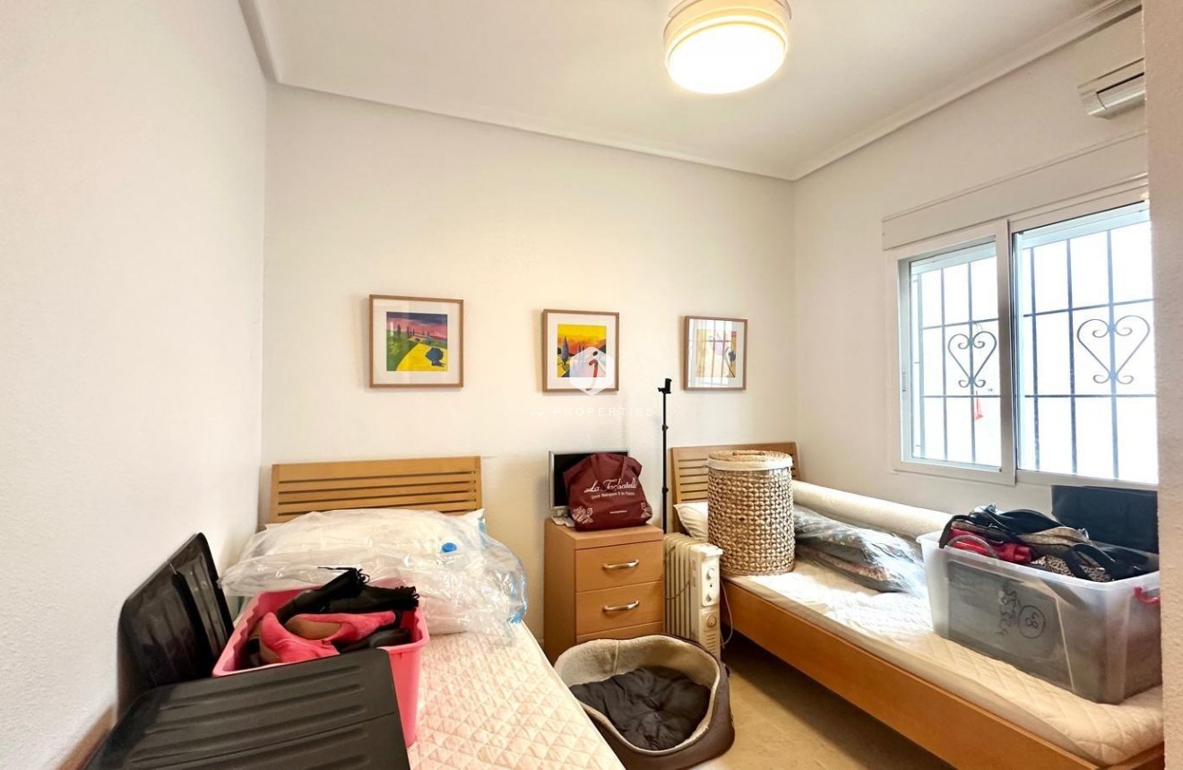 Z drugiej ręki - Villa -
Bigastro - Comunidad Valenciana