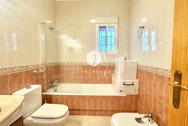 Z drugiej ręki - Villa -
Bigastro - Comunidad Valenciana