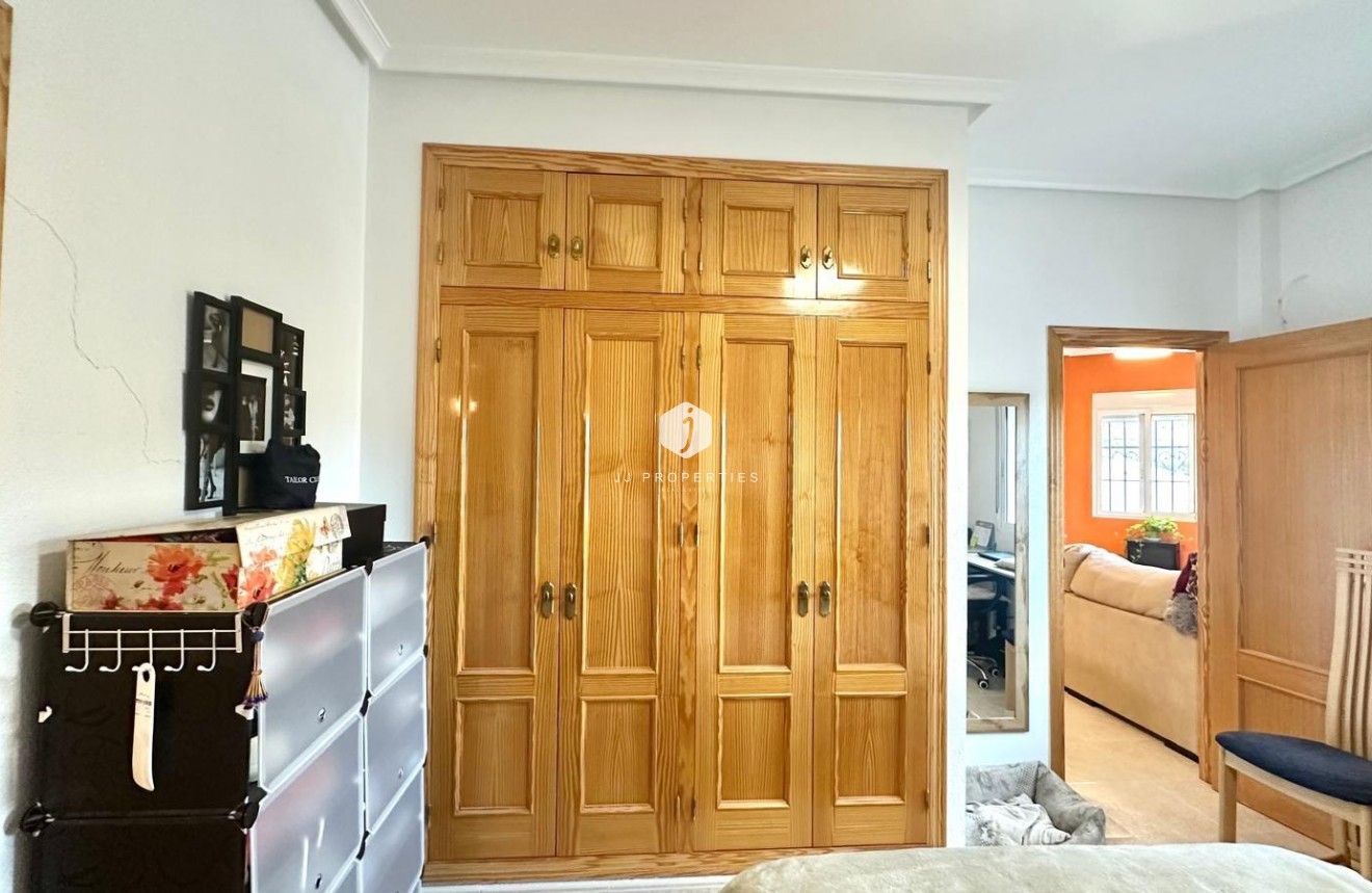 Z drugiej ręki - Villa -
Bigastro - Comunidad Valenciana