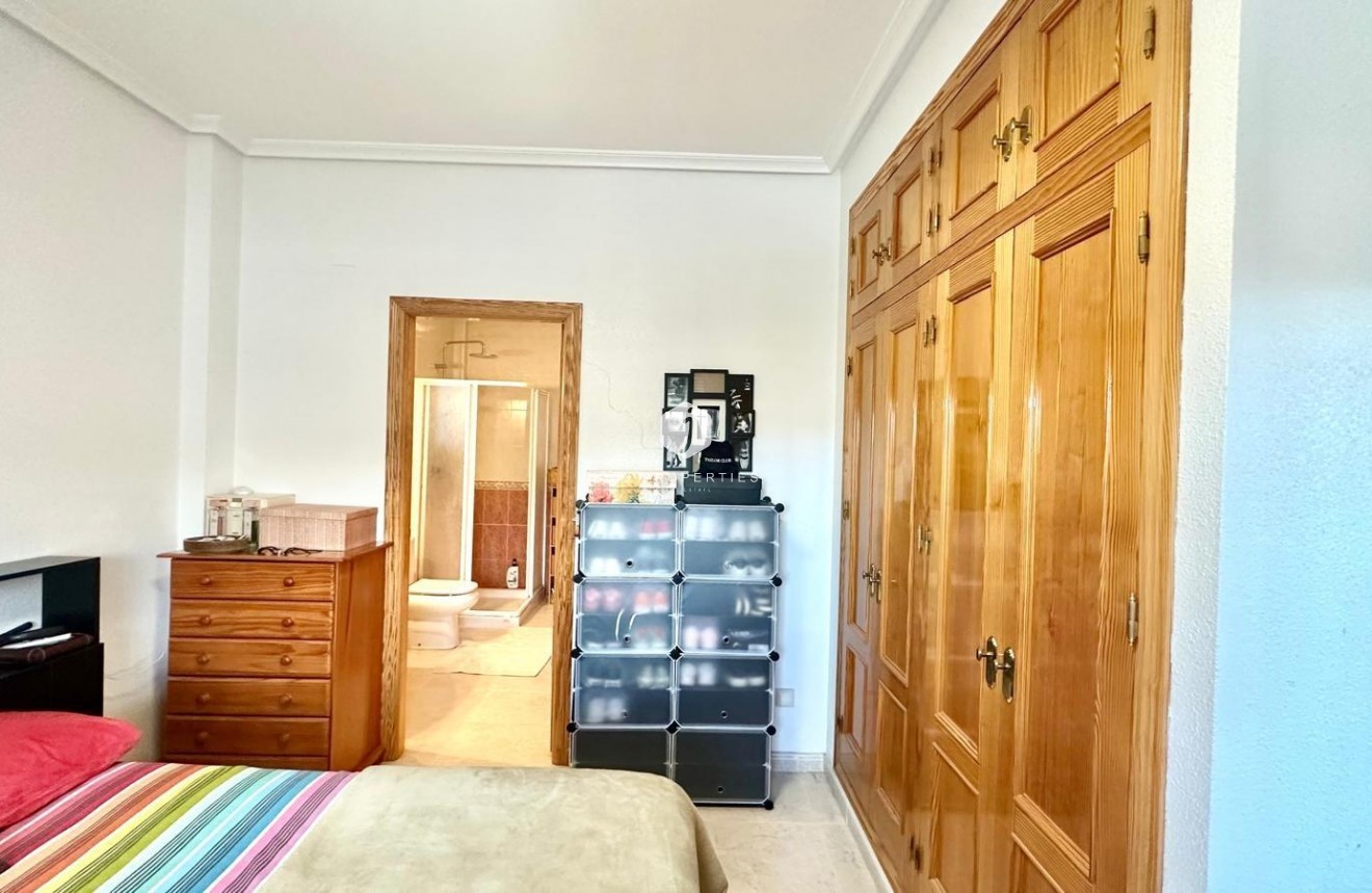 Z drugiej ręki - Villa -
Bigastro - Comunidad Valenciana