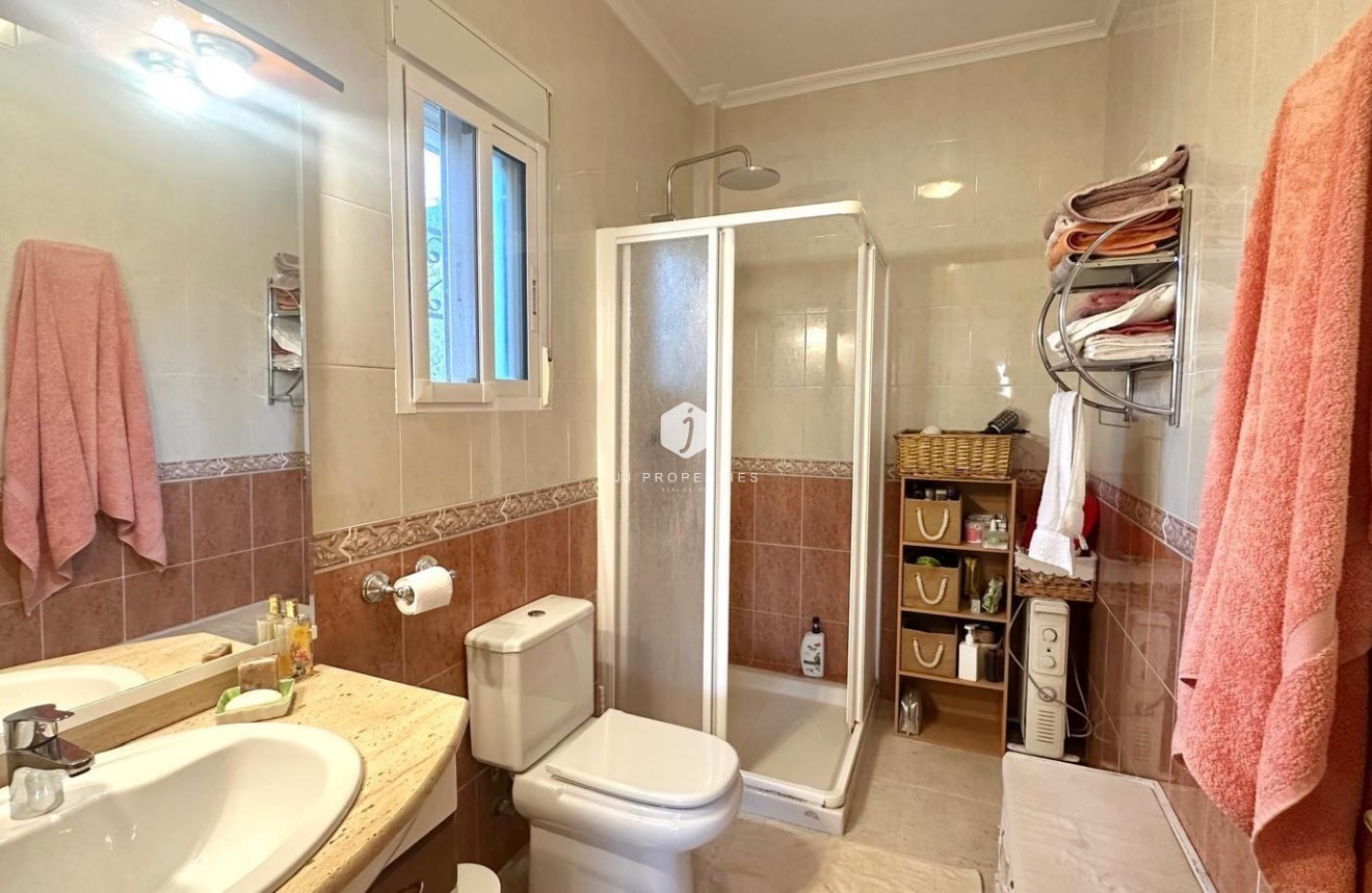 Z drugiej ręki - Villa -
Bigastro - Comunidad Valenciana